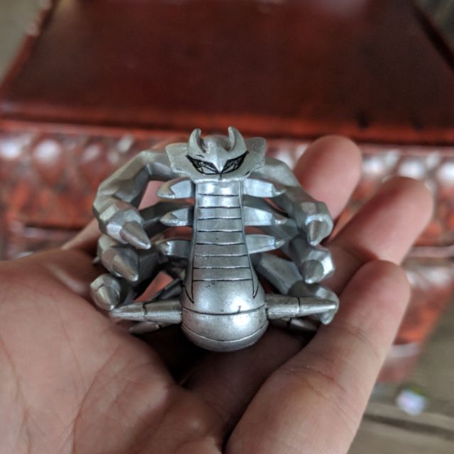 Mô hình pokemon giratina mạ bạc