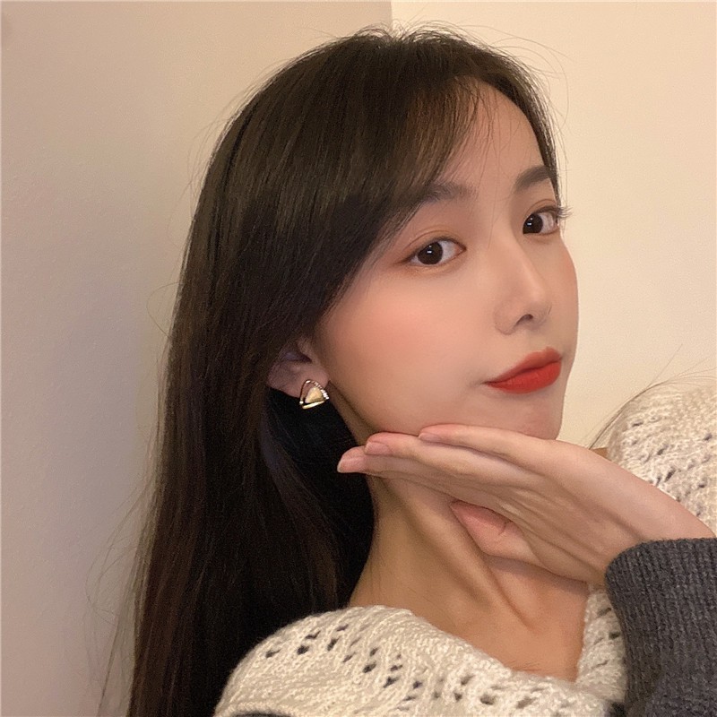 Khuyên tai kiểu dáng đơn giản đáng yêu cho nữ