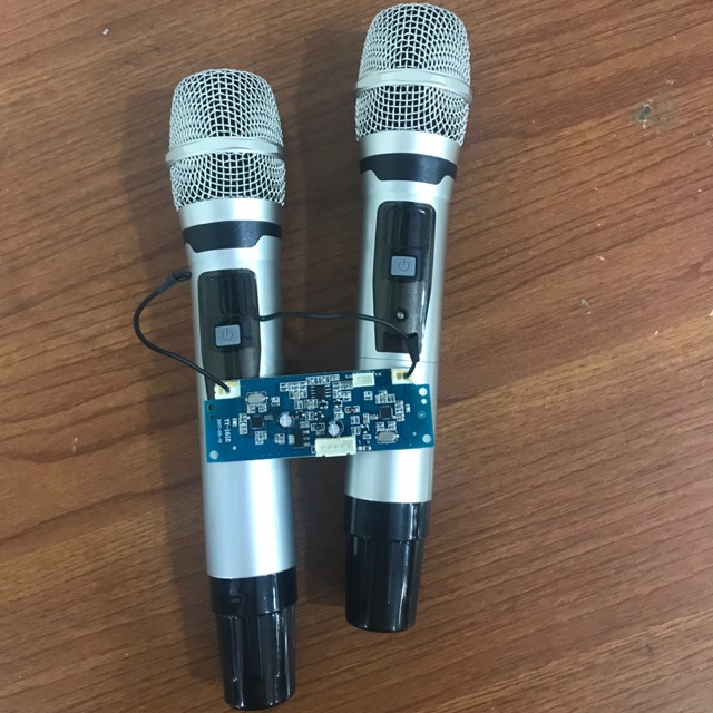 Micro gắn loa kéo