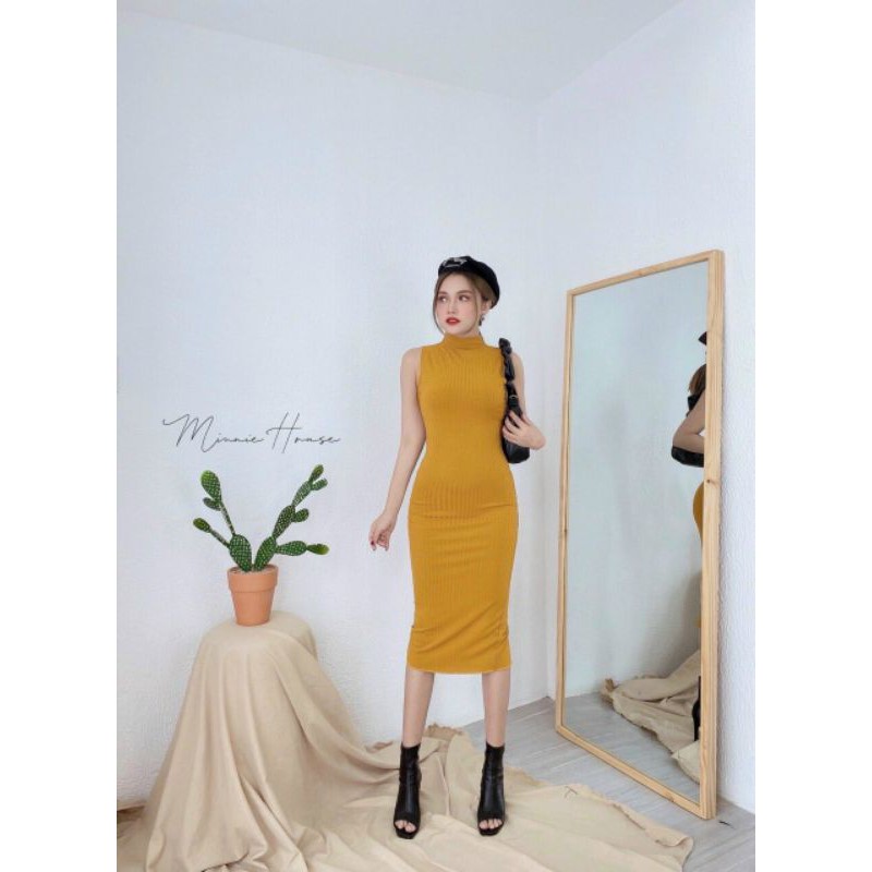 Váy tăm body sát nách xẻ sau