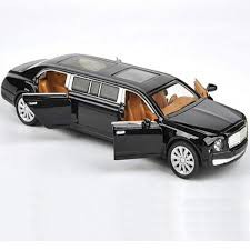 Xe sắt mini bằng sắt nguyên chiếc siêu bền chịu được va đập mạnh,cửa đóng mở được phát nhạc vui nhộn có đèn