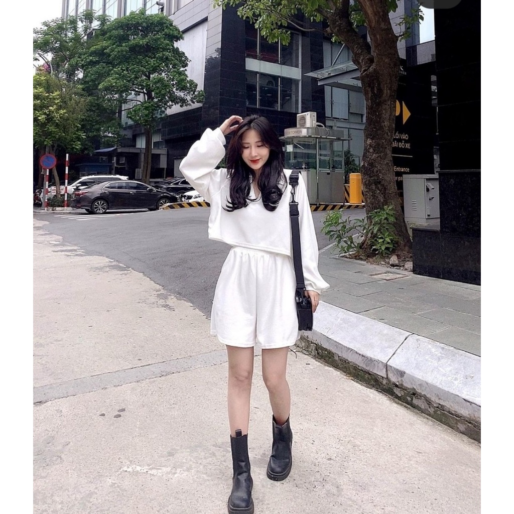 Set bộ áo croptop và quần đùi kiểu dáng Hàn Quốc