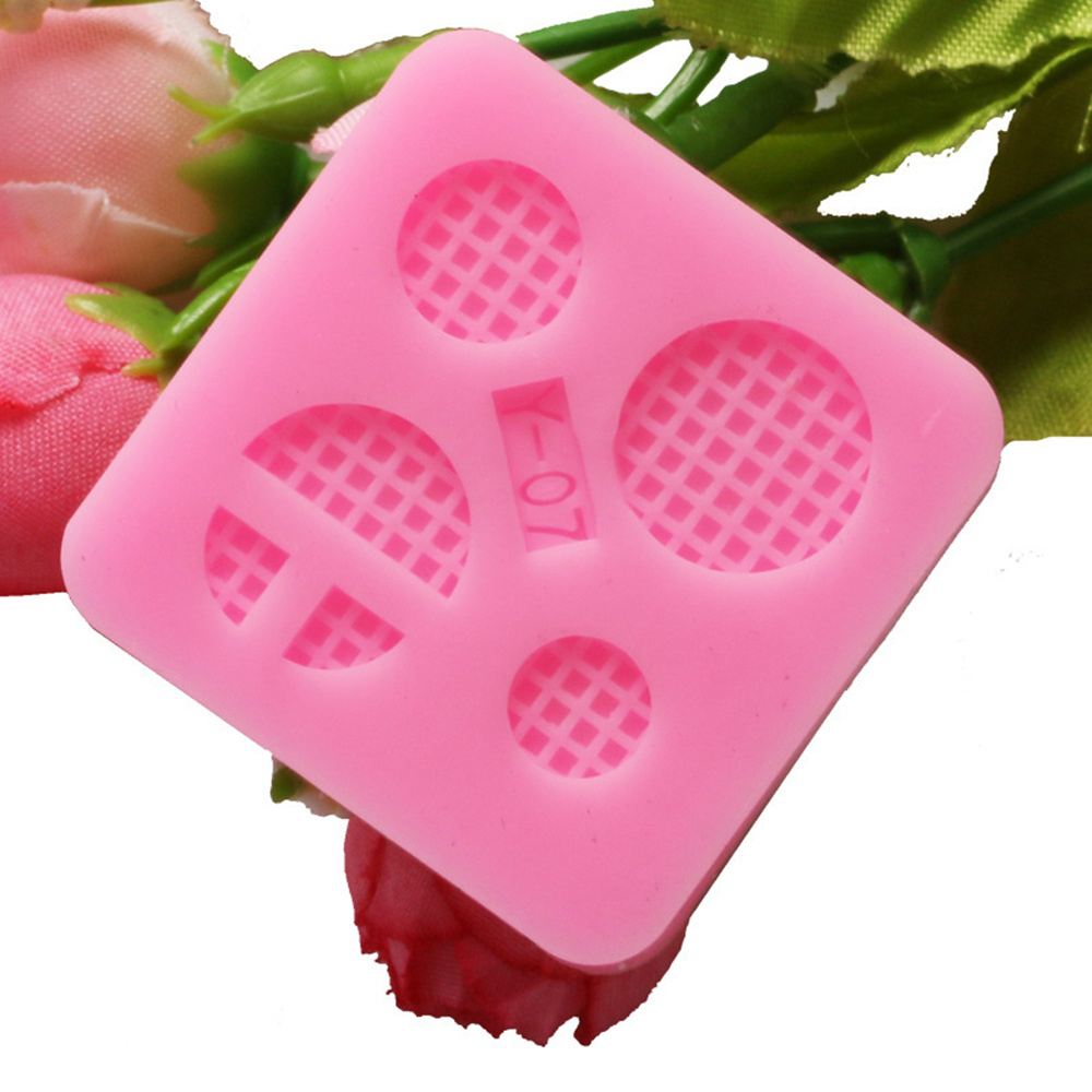 1 Khuôn Silicone Làm Bánh Quy / Sô Cô La Họa Tiết Vỏ Sò / Chấm Bi Màu Hồng
