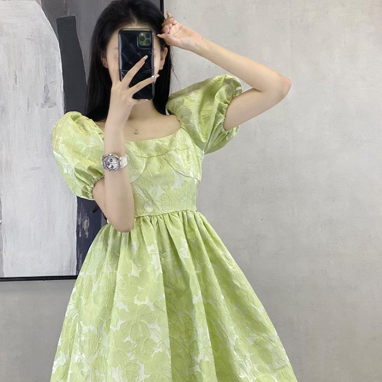 Đầm ngắn xanh lá cây họa tiết hoa phong cách sang trọng
