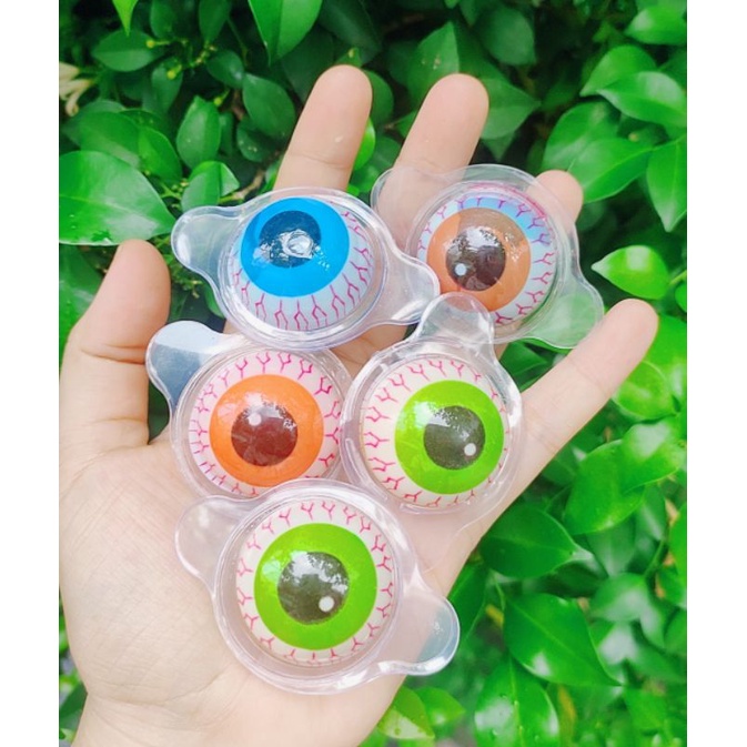 1 cái kẹo gummy con mắt halloween