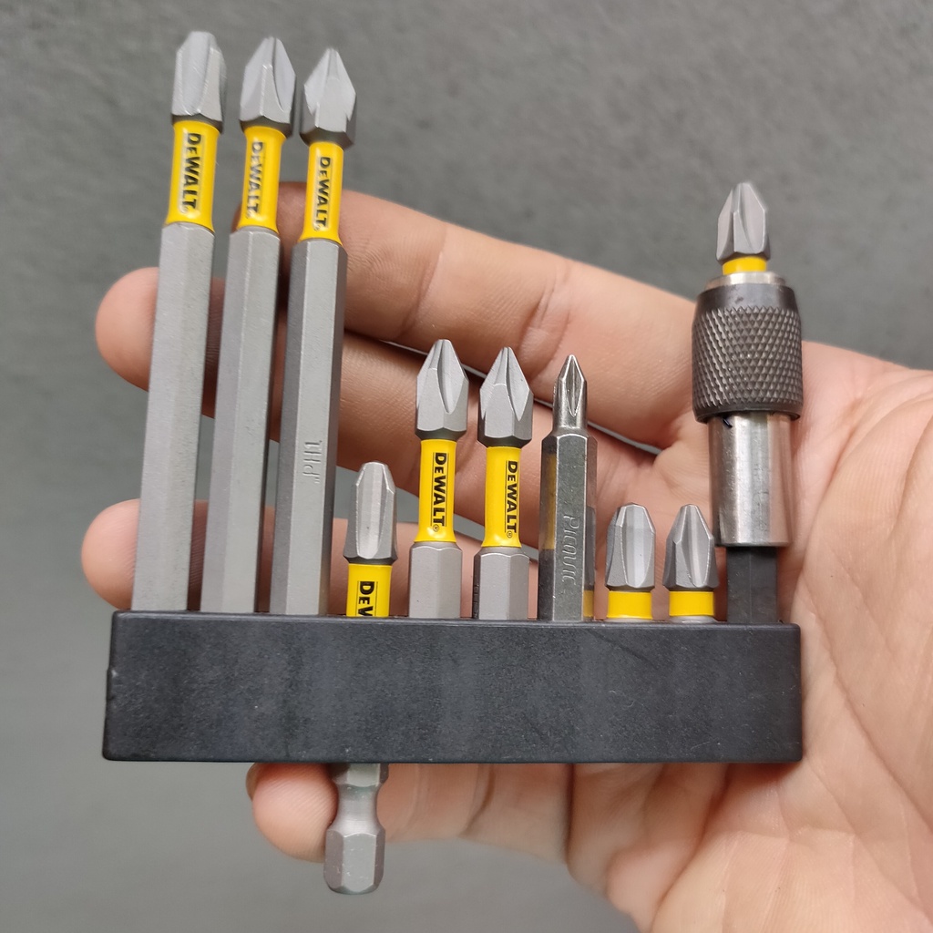 Bộ Mũi Vít DEWALT VẶN TAY_12 Món_Bao Gồm Hộp Đựng Và Đế Gài Sản Phẩm