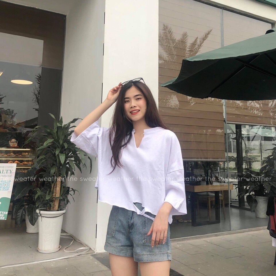 ÁO CROPTOP TRƠN CỔ V RÁCH BASIC