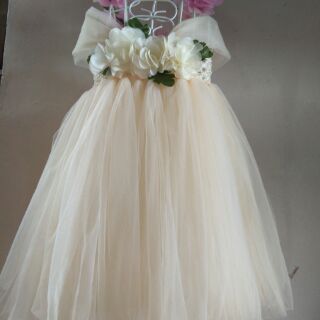 Đầm tutu trễ vai