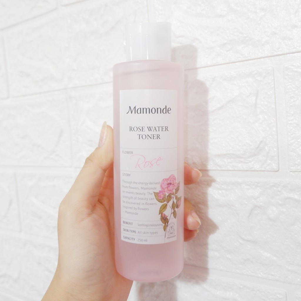 Nước Hoa Hồng Mamonde Rose Water Toner hỗ trợ cấp ẩm, mịn da, 250ml