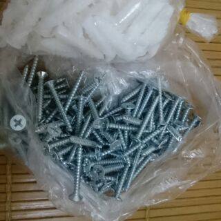 Tắc kê nhựa, vít 3