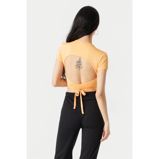 Áo croptop o ring hở lưng Wetseal