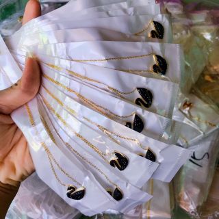 Dây chuyền titan thiên nga đen - cam kết không đen Tt668