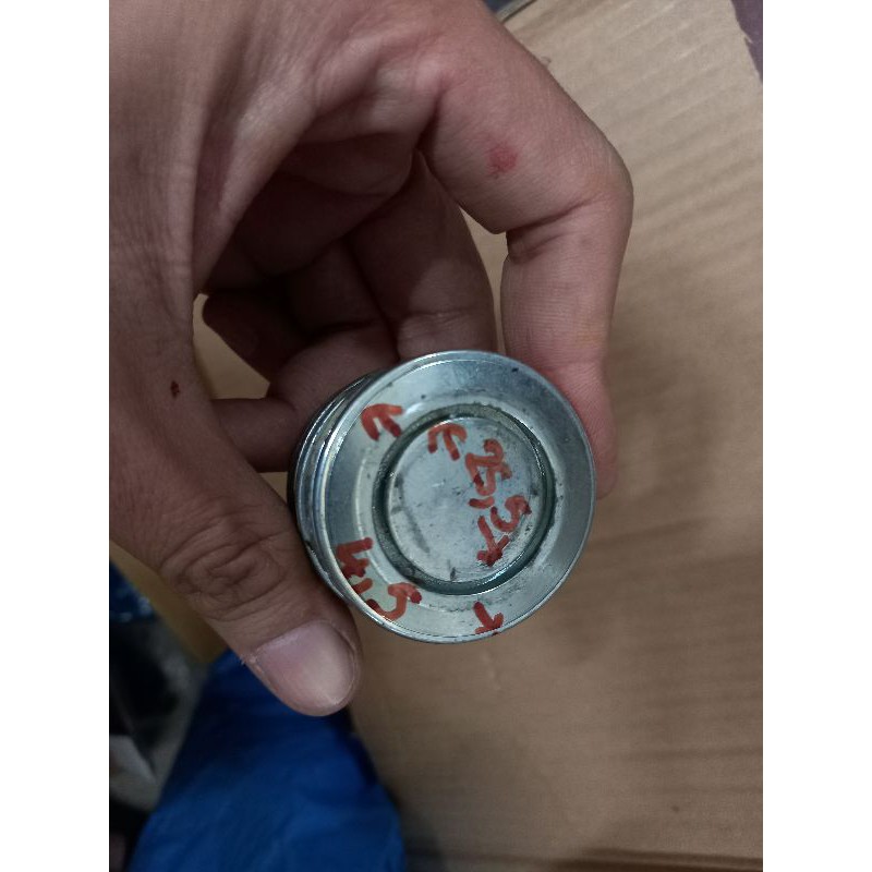 Nam châm vĩnh cửu trắng neo mạnh 3.4cm dày 4ly có lỗ giữa. 589nhattao