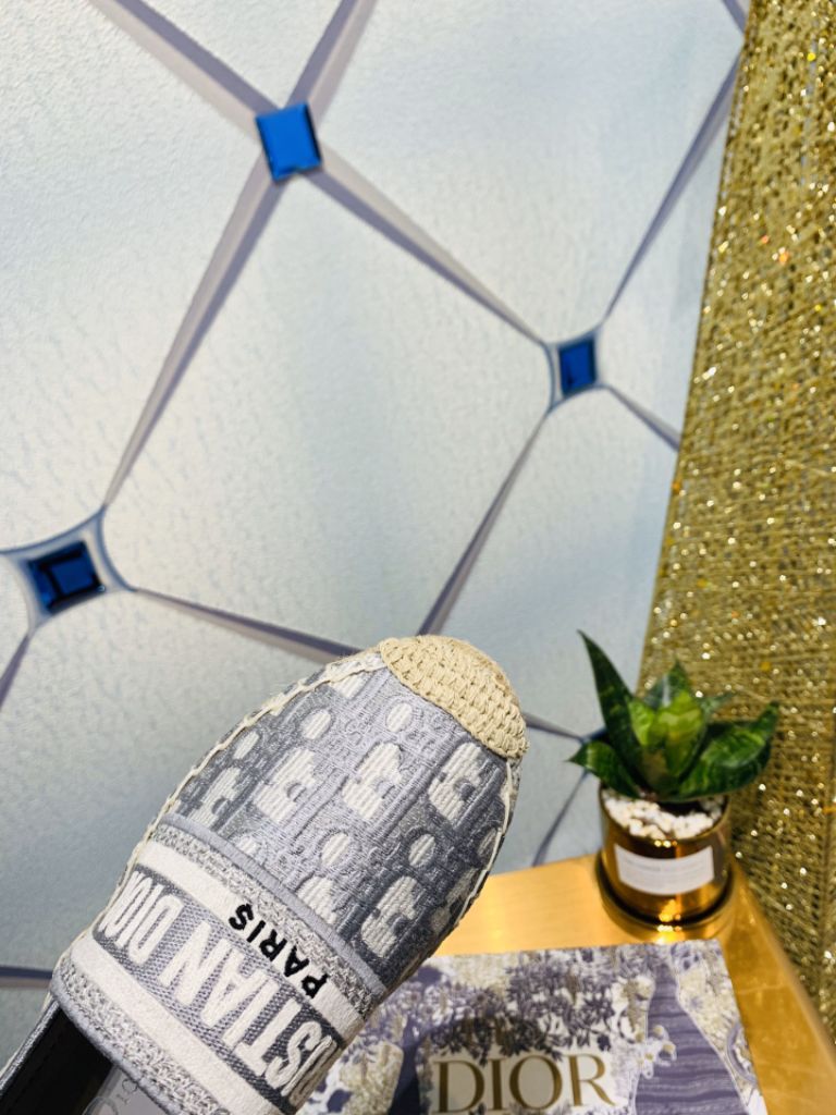 Giày Lười Vải Canvas In Logo Hoa Thời Trang Mới Cho Nữ