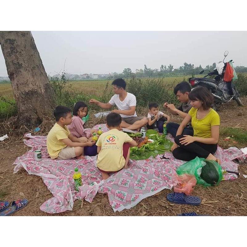 [BÁN LẺ ] Khăn Trải Bàn Dùng 1 Lần Loại Lớn, Khăn Du Lịch Picnic Trải Cỏ Size To Chống Thấm 120cmx150cm