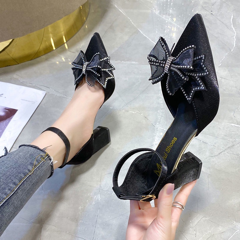 Giày cao gót mũi nhọn đế dày hợp thời trang cho nữ