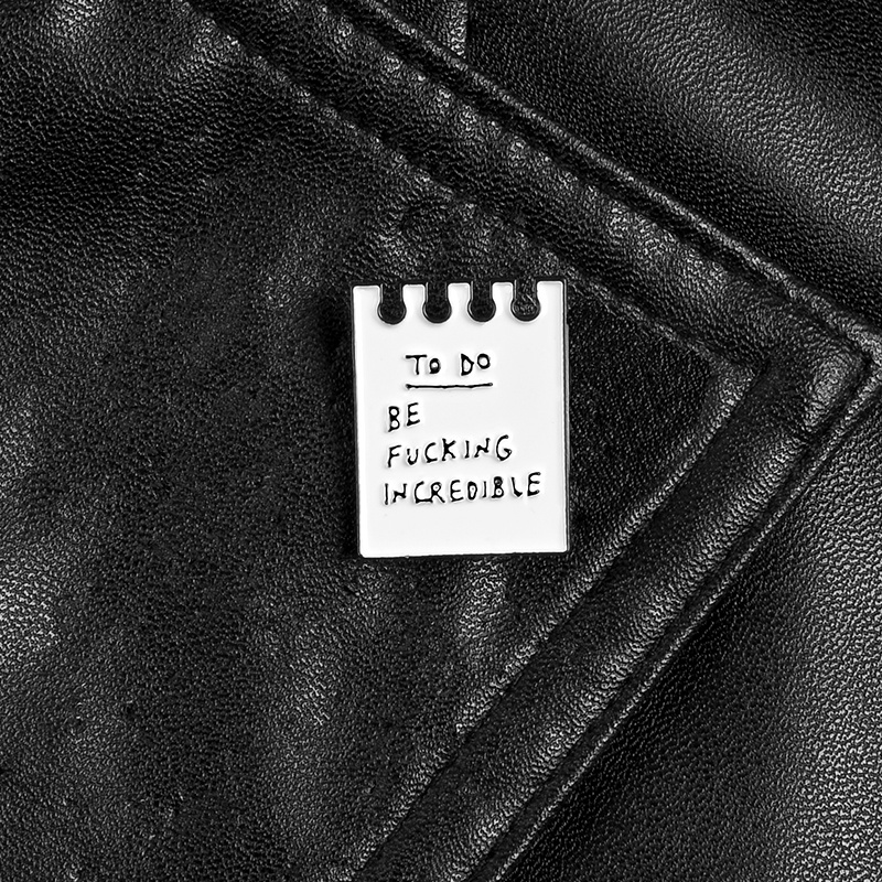 Huy hiệu cài áo QIHE JEWELRY tráng men hình tờ giấy ghi chú danh sách cần làm thời trang cho nam nữ