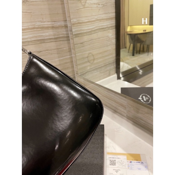 TÚI PRADA CLEO KẸP NÁCH SIZE 25CM