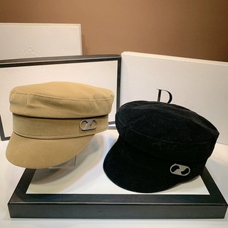 Mũ Beret Nhung Phối Dây Xích Phong Cách Thời Trang Hàn Quốc