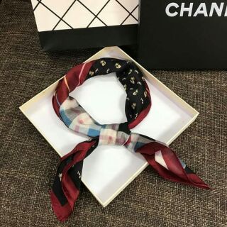 Khăn lụa vuông giá 120k sale 79k