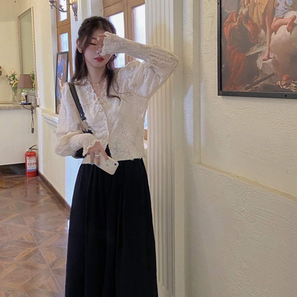 Áo kiểu tay dài cổ chữ V ôm dáng vải ren phong cách Phương Tây dễ phối đồ thời trang dành cho nữ