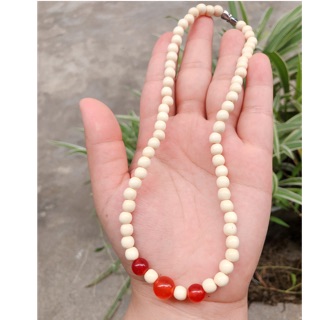 Dây chuyền dâu tằm gắn đá phong. Thuỷ.