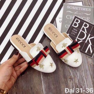 Sục Gucci cho bé gái