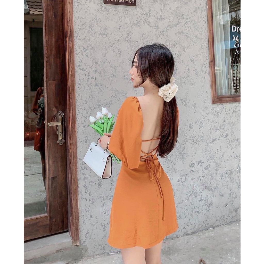 Đầm mini đan lưng tay phồng