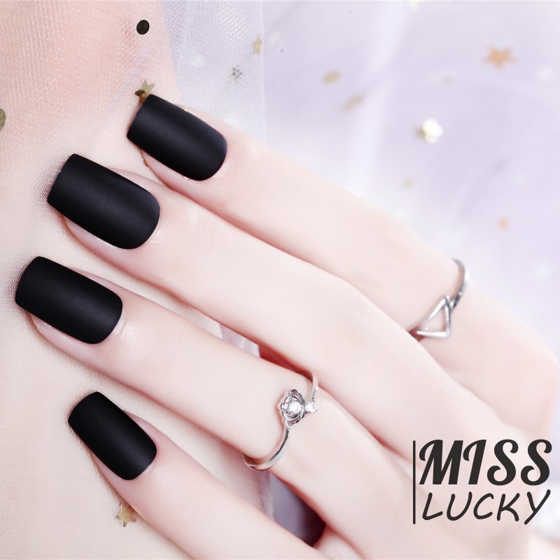 Bộ móng tay giả màu đen trơn quyến rũ ấn tượng