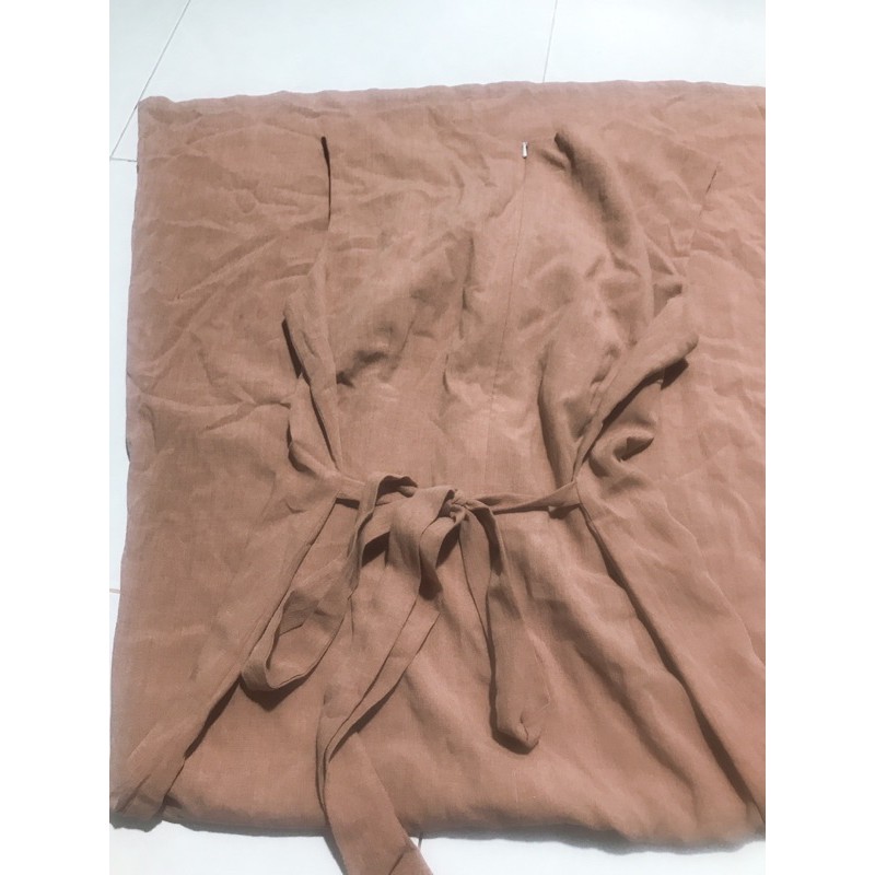 Đầm form dài cột eo
