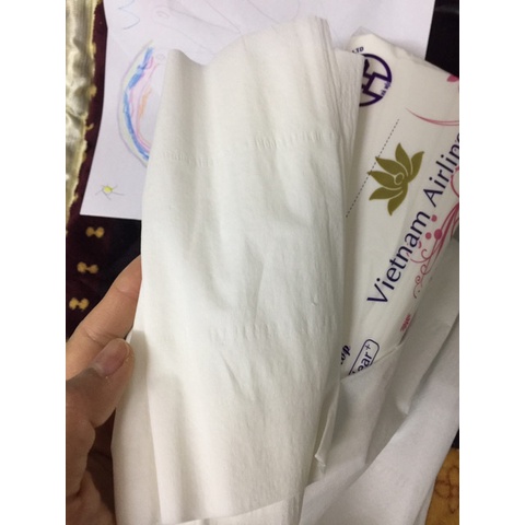 Giấy ăn, giấy vệ sinh, giấy rút hàng không cao cấp loại 3 lớp x 300 tờ mỗi gói