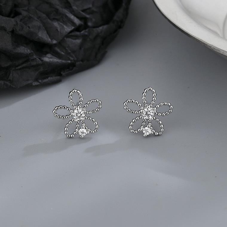 (0131) Khuyên Tai Mặt Hoa Nhỏ Đính Kim Cương Lấp Lánh (1 chiếc) ✨