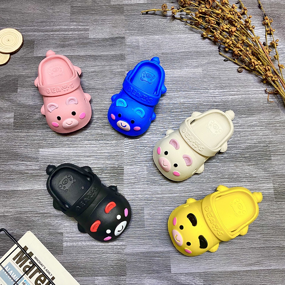 Dép sục cho bé hình gấu mang được 2 kiểu siêu cute - TT423