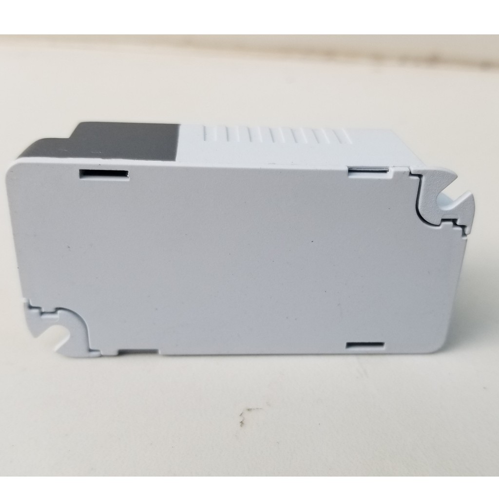 BOX NHỰA DRIVER LED 66mm*32mm*22m KW6