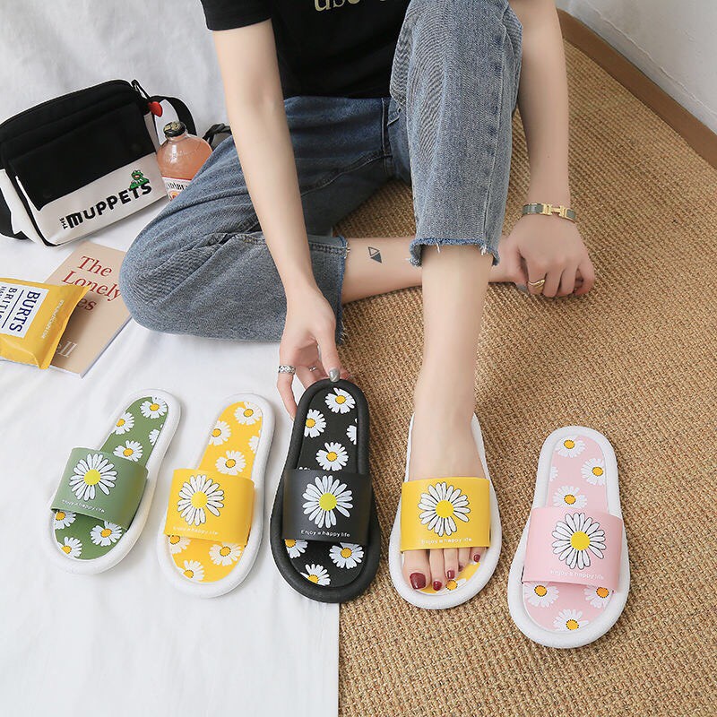 Dép Hoa Cúc đi trong nhà chất liệu cao su mềm mại êm chân nhập khẩu | BigBuy360 - bigbuy360.vn