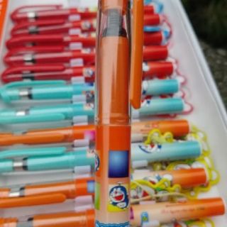 BÚT MẤY ĐOREMON 1702 TẶNG KÈM NGÒI