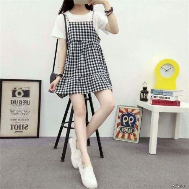 Đầm yếm áo trắng đuôi cá