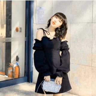 ĐẦM XÒE RỚT VAI TAY BO