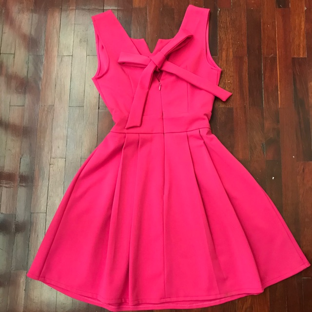 Váy dáng xoè màu hồng