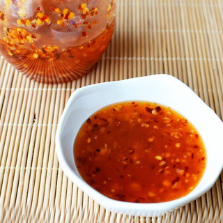 Sốt Chua Ngọt thai lan hiệu con gà 980 [chai] [ Hana Food ]