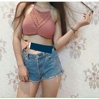 Áo yếm len móc hồng mặc đi biển đẹp