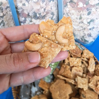 Bánh mái ngói hạnh nhân