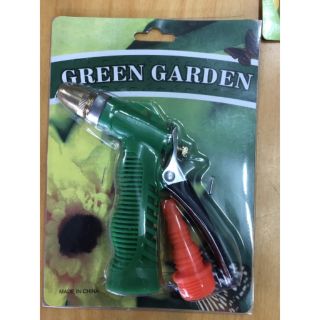 Súng tưới cây vòi rồng - dùng để tưới vườn tiện dụng