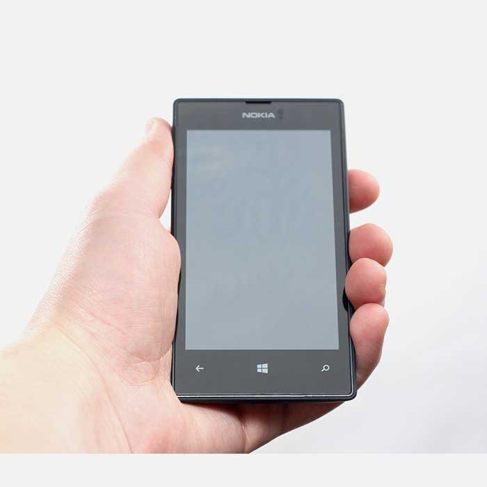 Điện thoại cổ lumia 520 có pin và sạc giá rẻ bảo hành 12 tháng