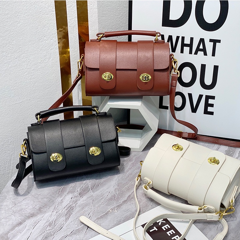 Túi đeo chéo vai  IELGY có khóa gài thời trang sành điệu cho nữ