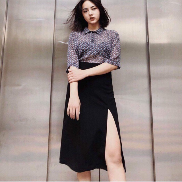 MIDI SKIRT - CHÂN VÁY ĐEN XẺ TÀ MỘT BÊN CỰC CHẤT | BigBuy360 - bigbuy360.vn