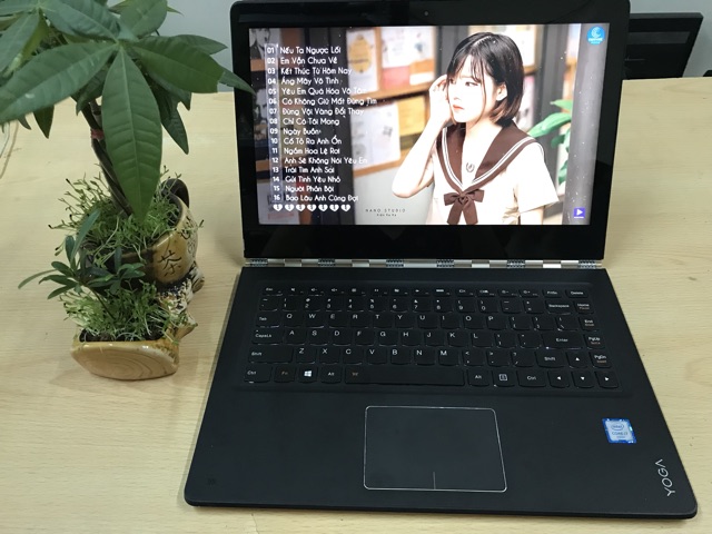 Lenovo Yoga 900-13isk laptop uốn éo như tập Yoga