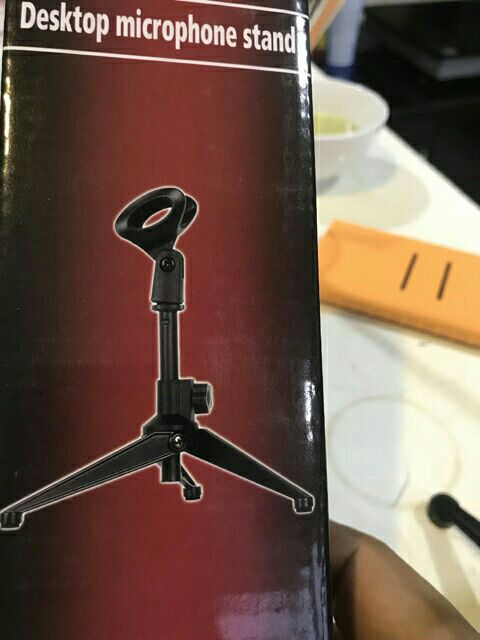 Chân mic để bàn 3 chân và đế tròn