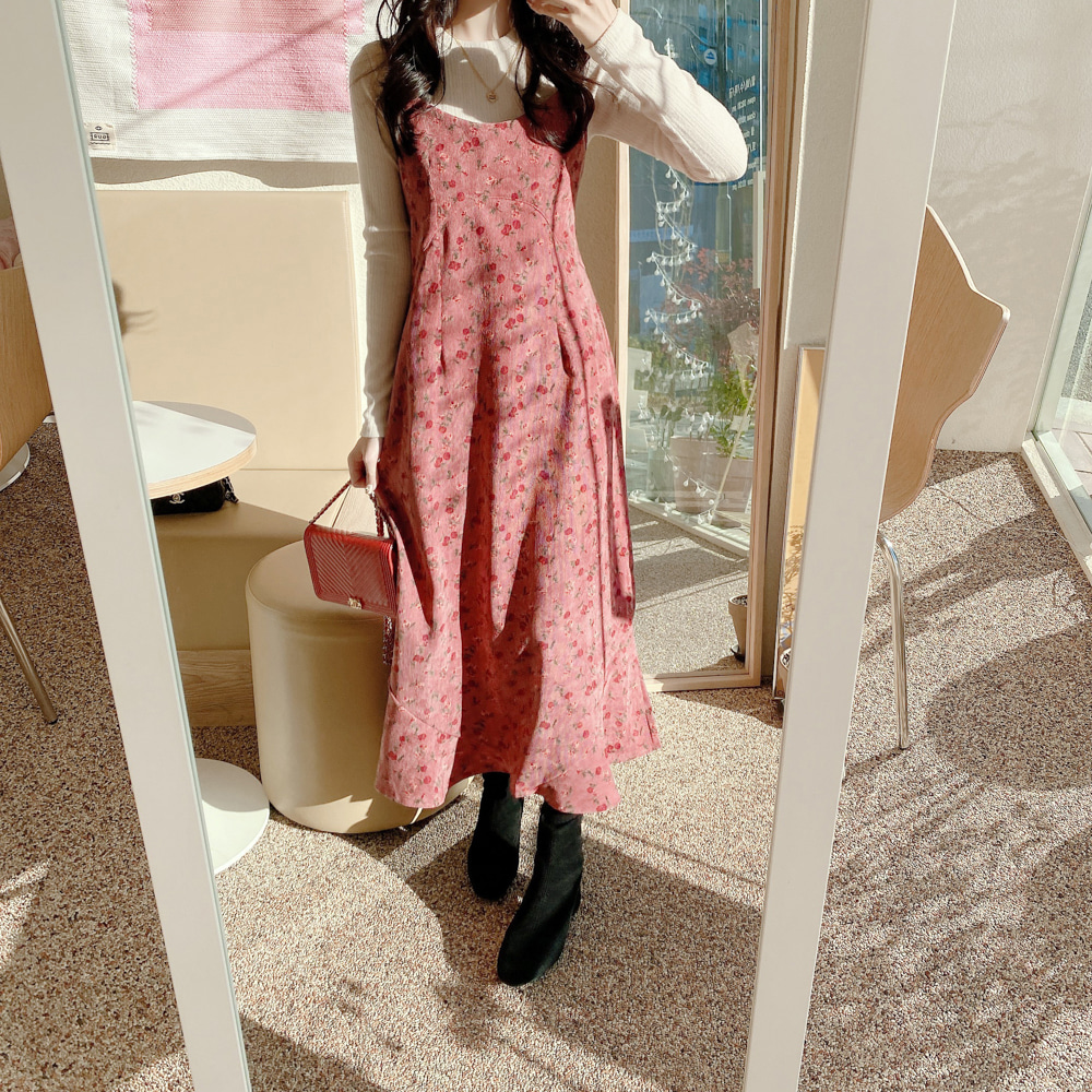 Bộ Áo Thun Dài Tay Cổ Tròn Màu Trơn + Đầm Hoa Midi 32338