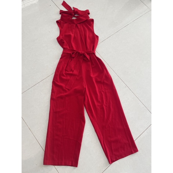 Jumpsuit của Julia Jordan xuất dư xịn